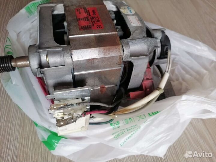 Двигататель стиральной машины
