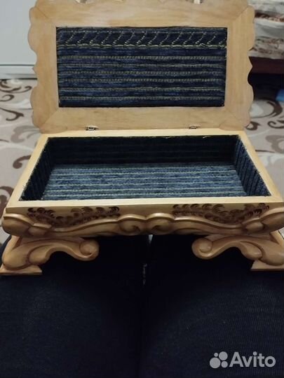 Деревянная шкатулка