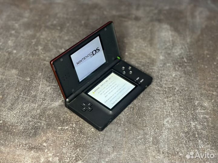 Консоль Nintendo DS Lite красная
