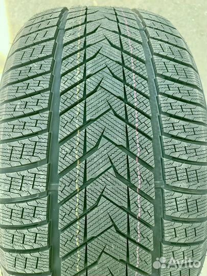 Sonix WinterXPro 999 275/40 R21 и 315/35 R21 122U