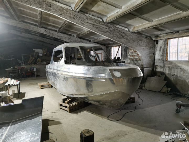 Катер Iguana Cabin