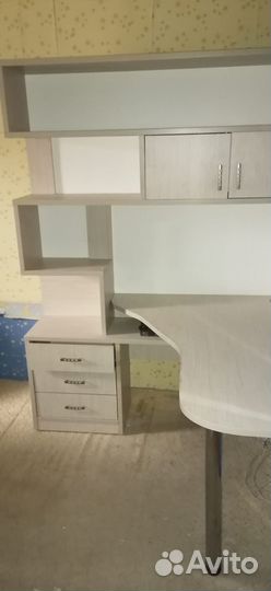 Продам компьютерный стол