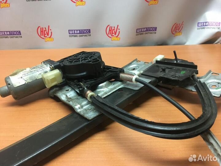 Регулятор стеклоподъемника Cadillac Escalade