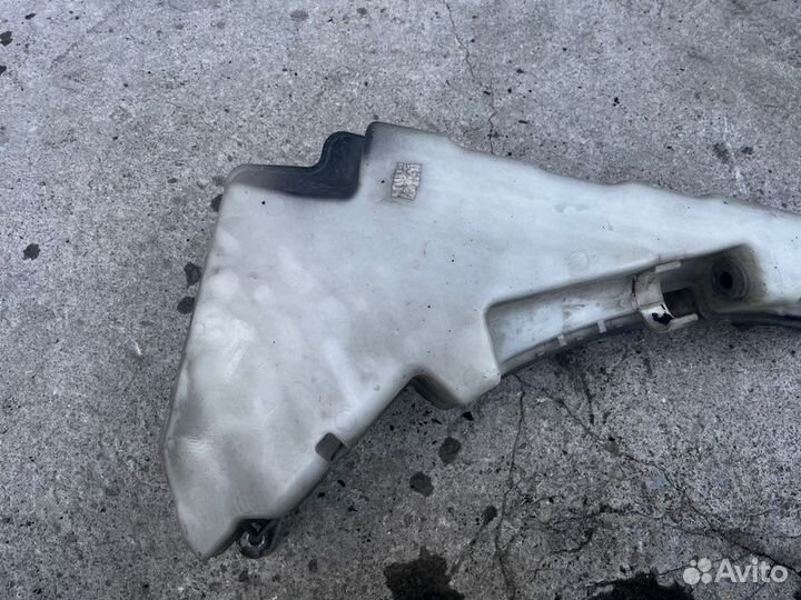 Бачок стеклоомывателя Audi A6 C6 3.2 AUK 2006