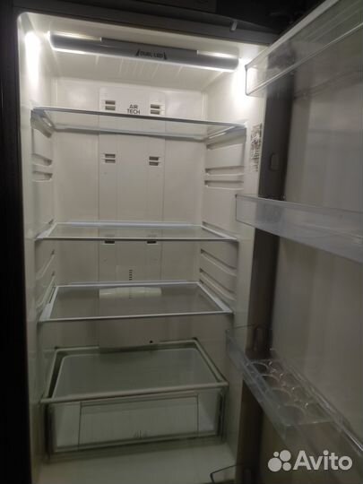 Холодильник бу Hotpoint Aniston