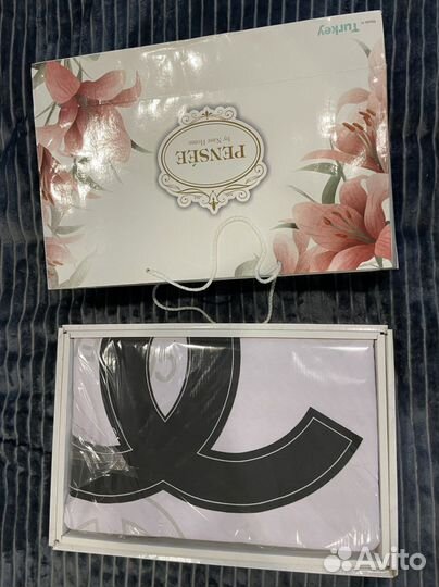 Новые комплекты постельного белья и одеяло