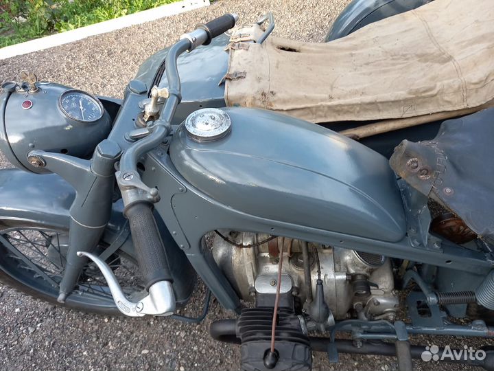 Мотоцикл BMW R12 / М72