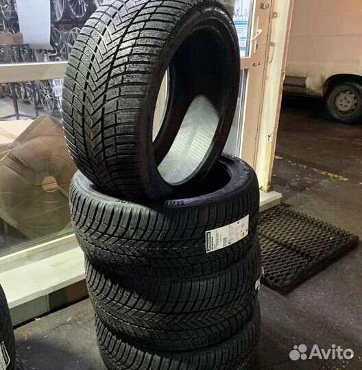 Bridgestone Blizzak LM-005 275/40 R21 и 315/35 R21 107V