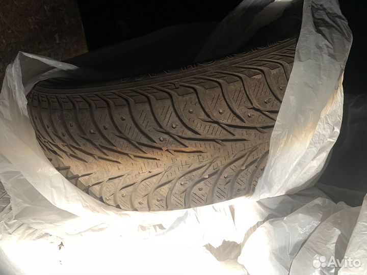 Yokohama Ice Guard SUV G075 215/60 R16