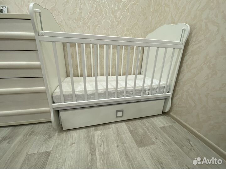 Детская кроватка