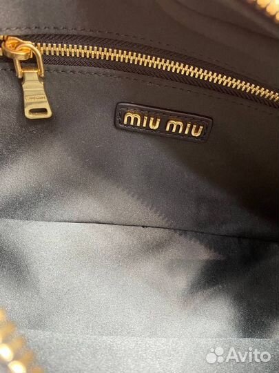 Сумка стеганая Miu Miu на плечо