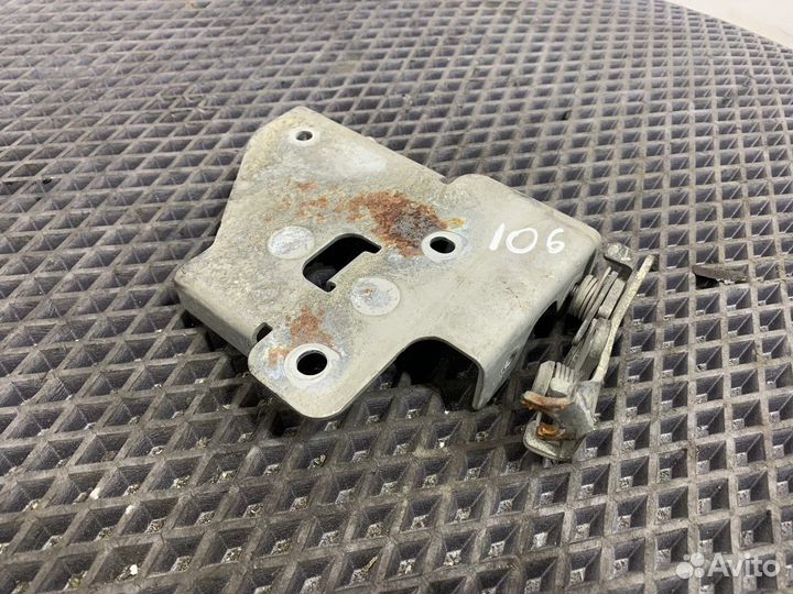 Замок капота правый Daf XF106