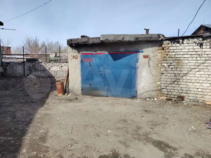 Гараж, > 30 м²