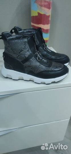 Кроссовки, ботинки kapika