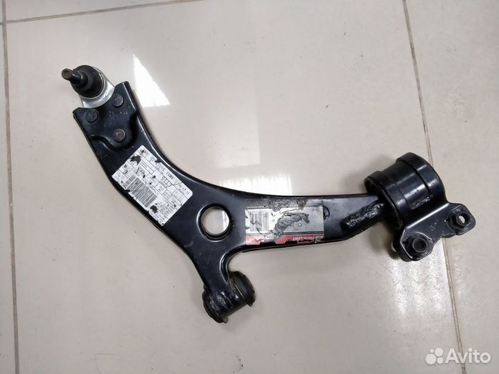 Рычаг правый Ford Focus 2 -дефект пыльника шаровой