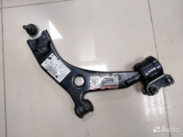 Рычаг правый Ford Focus 2 -дефект пыльника шаровой