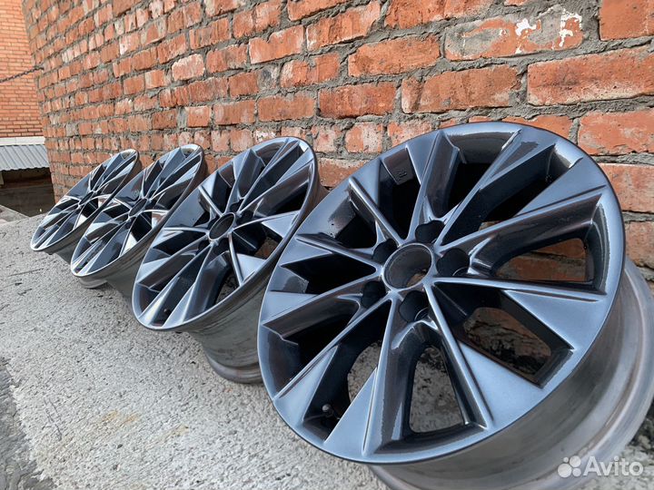 Литые диски R17 5x114.3 lexus