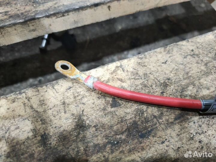 Плюсовой провод Bmw 3 E90 N46B20 2007