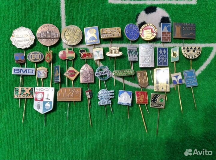 Значки на иголках