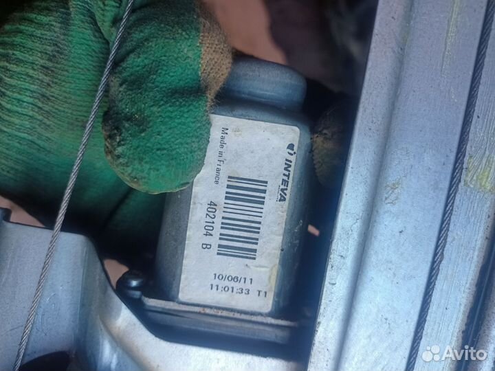 Стеклоподъемник передний правый Peugeot Partner