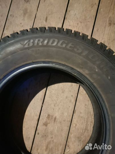 Bridgestone Blizzak Spike-01 205/70 R15
