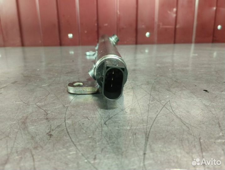 Топливная рампа правая Mercedes E-Class W213 OM642