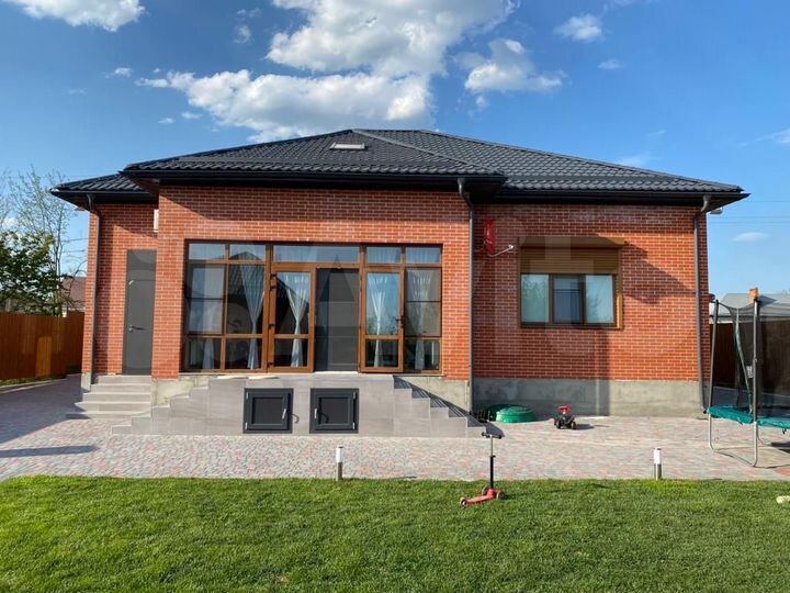 Дом 157 м² на участке 8 сот.