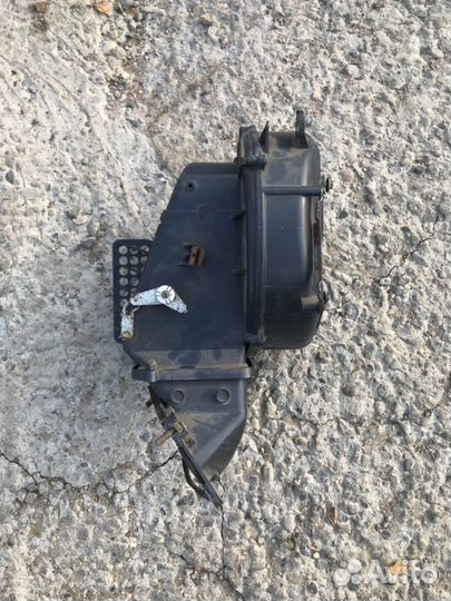 Корпус моторчика печки Toyota Toyoace LY112 5L