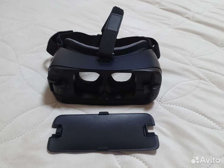 Очки виртуальной реальности Samsung Gear VR