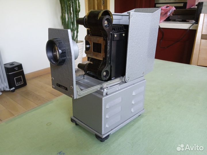 Фильмоскоп диапроектор Свет дм3-Т №550 новый