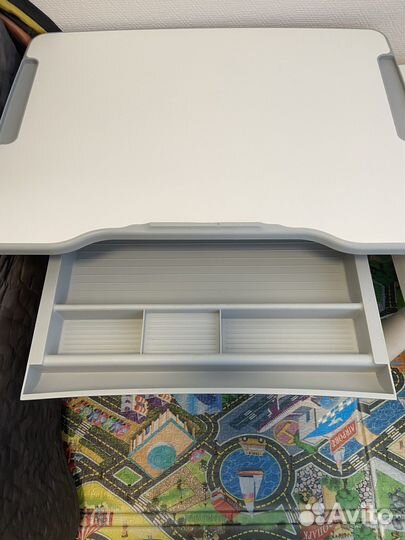 Детский письменный стол