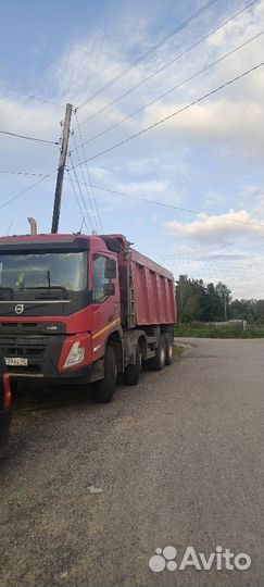 Водитель самосвала