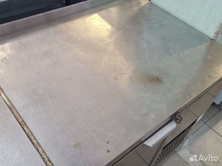 Холодильный стол