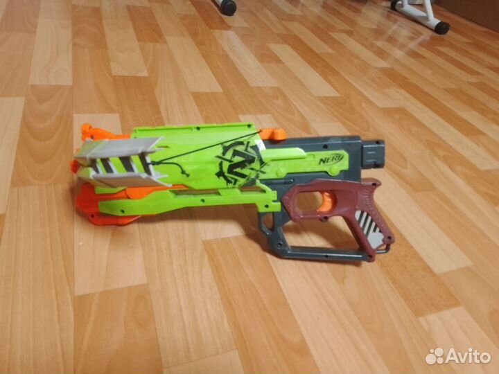 Nerf zombie strike арбалет