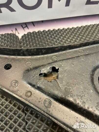 Рычаг подвески нижний передний левый Opel Omega CD