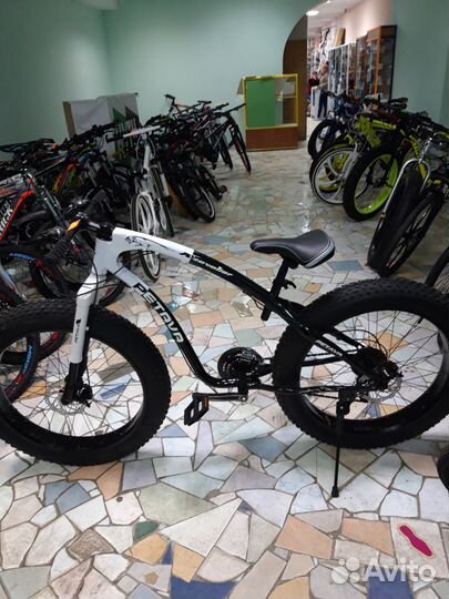 Фэтбайк черно-белый