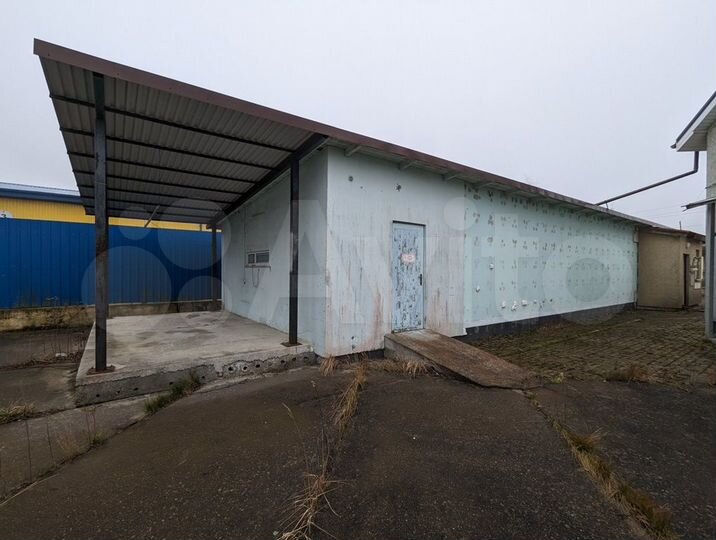 Производственная база с офисом в городе Пионерском