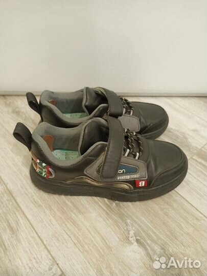 Кроссовки для мальчика 34р