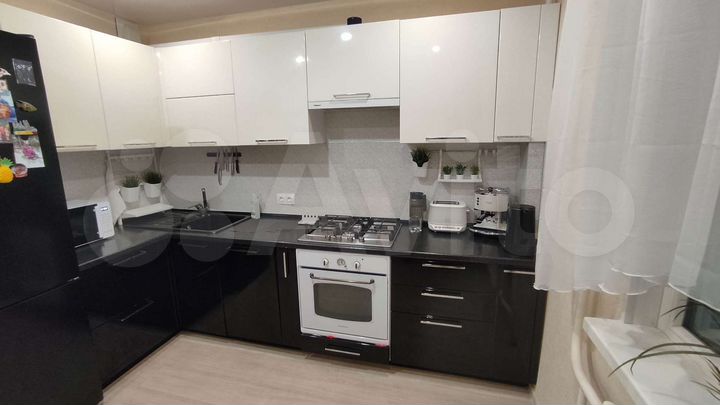 2-к. квартира, 53 м², 4/10 эт.