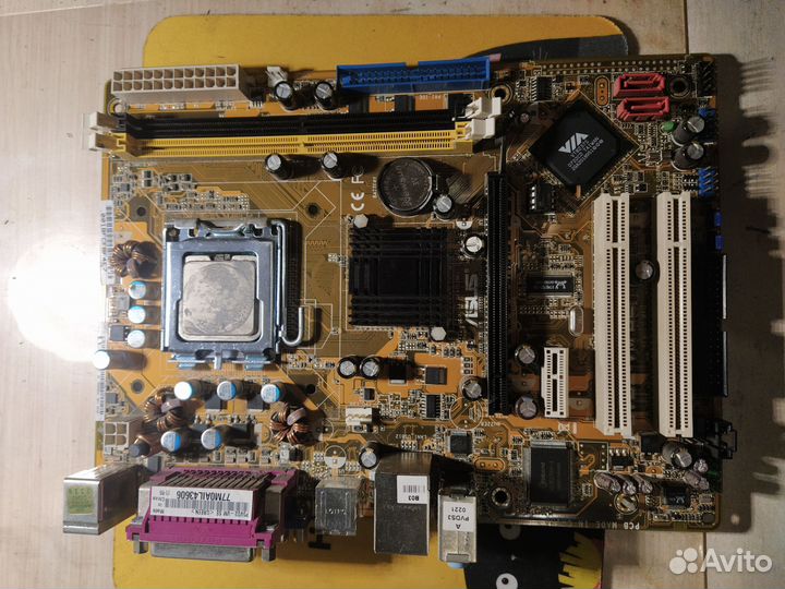 Материнская плата с процессором и памятью