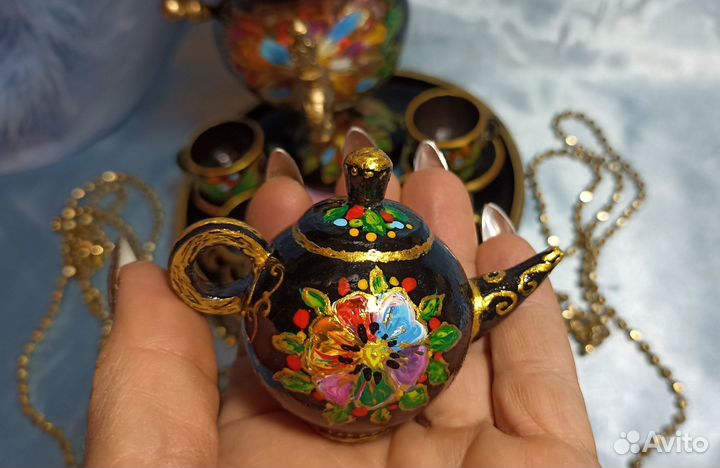 Самовар шкатулка на подносе с чайником и чашками