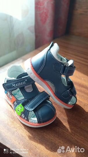 Сандали новые