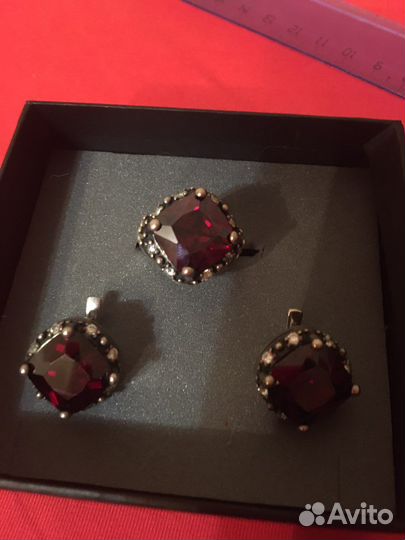 Серебряный комплект с гранатом