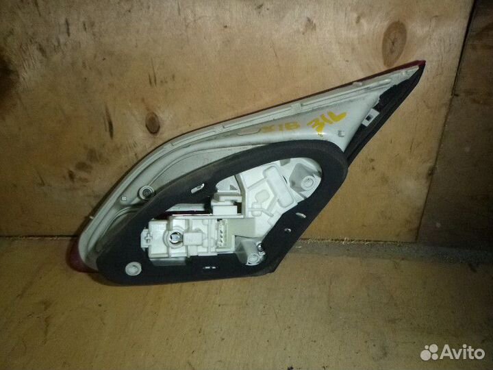 Фонарь задний внутренний левый opel astra J 2010