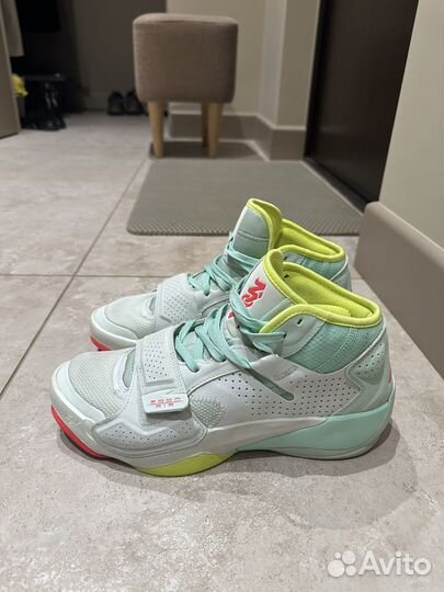 Nike air jordan Zion 2