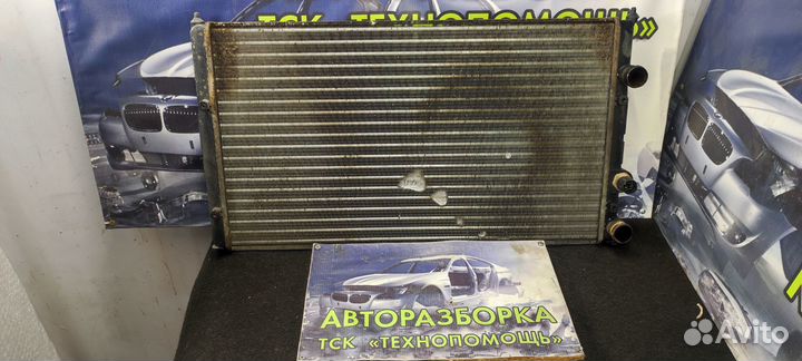Радиатор охлаждения Volkswagen Polo
