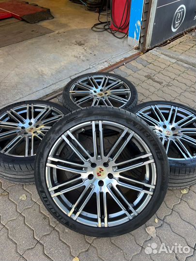 Комплект оригинальных колес Porsche Panamera R21