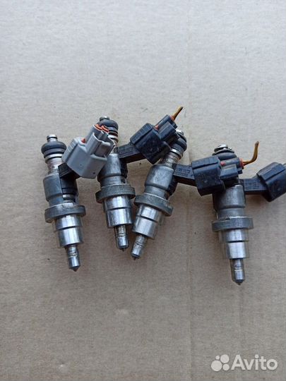 Форсунка бензиновая Toyota Avensis 2.0, 2.4