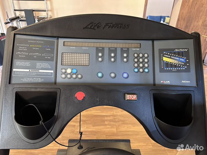 Беговая дорожка life fitness