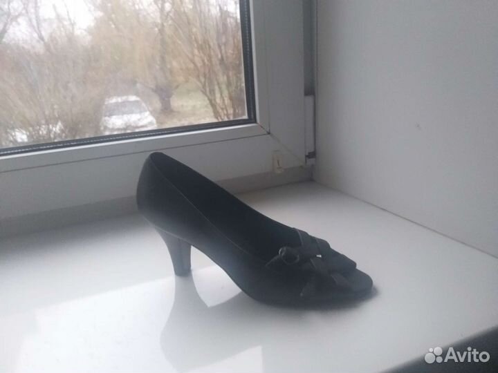 Новые босоножки,несколько пар